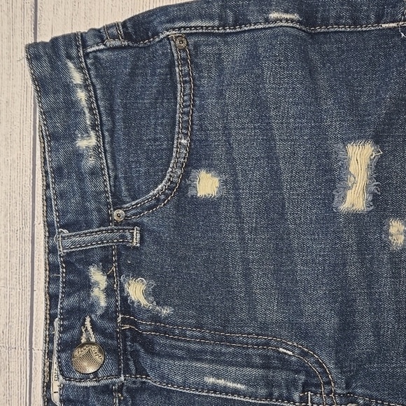 Free People Women's Distressed Denim Shorts Blue Size 30 - Picture 4 of 11